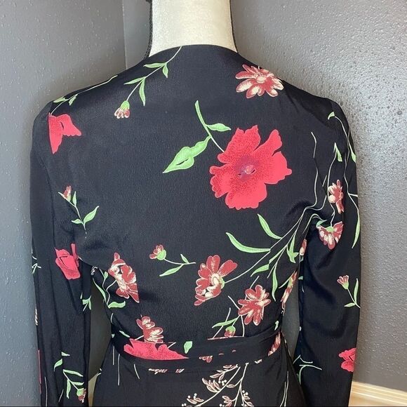 Privacy Please Perry Dress - Picture 10 of 12